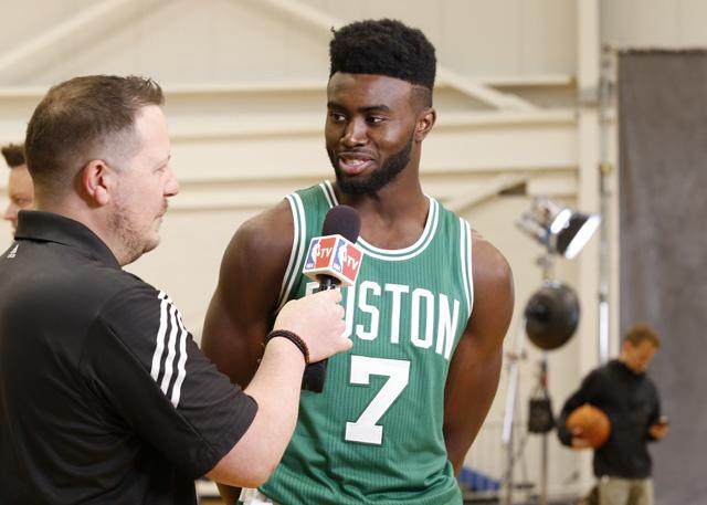 与低画质下 与低画质下